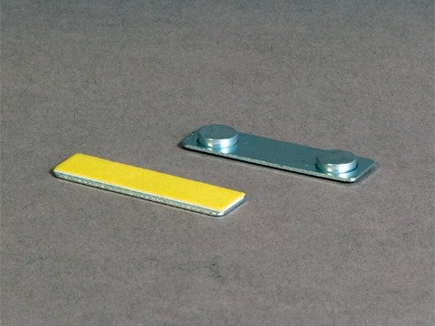 Mıknatıslı sabitlemeli plastik kart tutucu (örn. isimlik olarak) (50 adetlik paket)